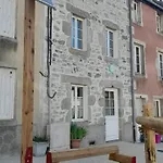 Maison En Pierres Renovee Avec Patio A - Fr-1-489-191 Holiday home Ferrieres-sur-Sichon