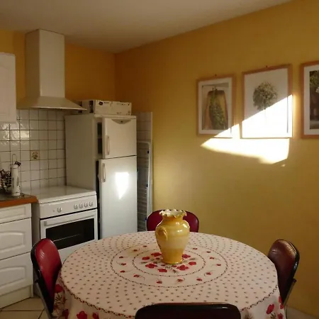 Maison En Pierres Renovee Avec Patio A - Fr-1-489-191 * Ferrières-sur-Sichon