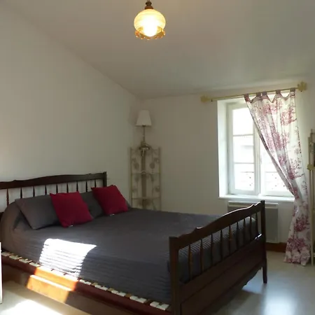 Semesterbostad Maison En Pierres Renovee Avec Patio A - Fr-1-489-191