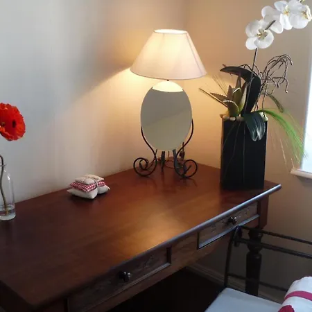 Maison En Pierres Renovee Avec Patio A - Fr-1-489-191 * Ferrières-sur-Sichon