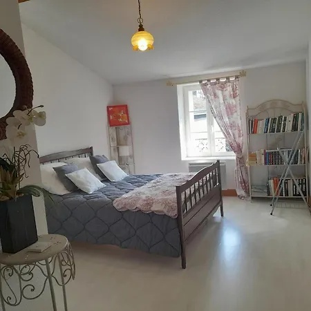 Country house Maison En Pierres Renovee Avec Patio A - Fr-1-489-191