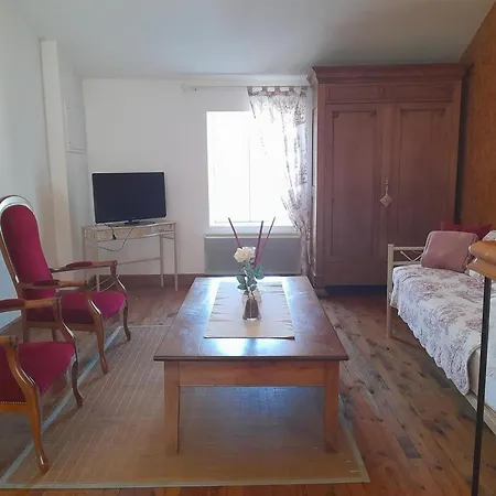 Maison En Pierres Renovee Avec Patio A - Fr-1-489-191 *