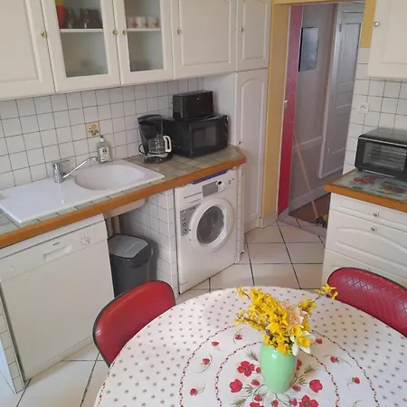 Country house Maison En Pierres Renovee Avec Patio A - Fr-1-489-191