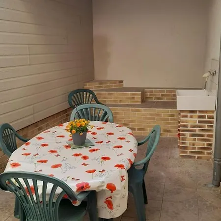 Maison En Pierres Renovee Avec Patio A - Fr-1-489-191 Country house *