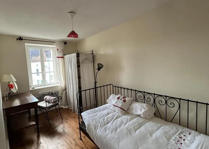 Maison En Pierres Renovee Avec Patio A - Fr-1-489-191