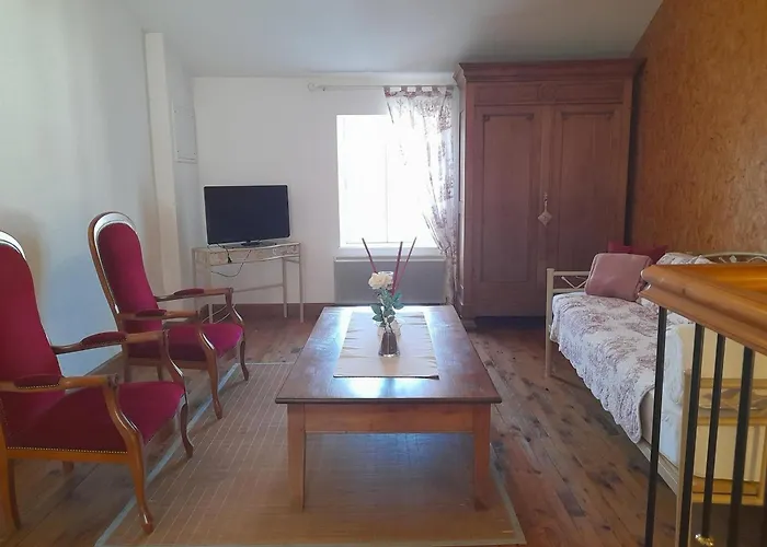 Maison En Pierres Renovee Avec Patio A - Fr-1-489-191 *